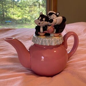 Warner Bros Teapot
